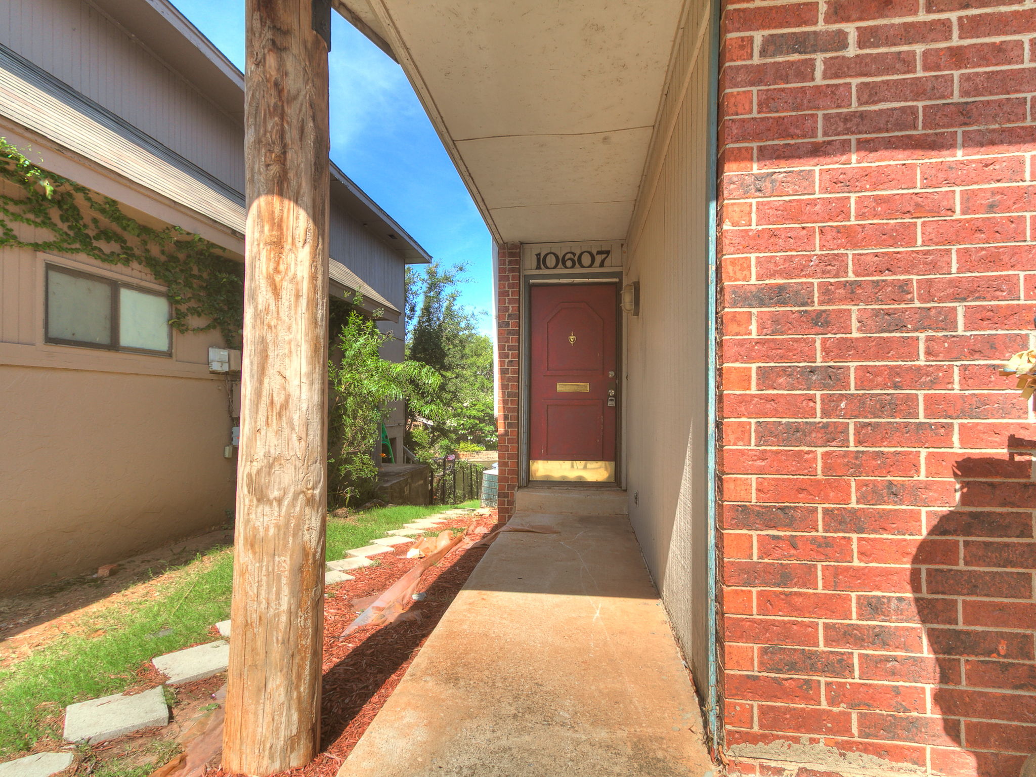 10607 North Macarthur Boulevard