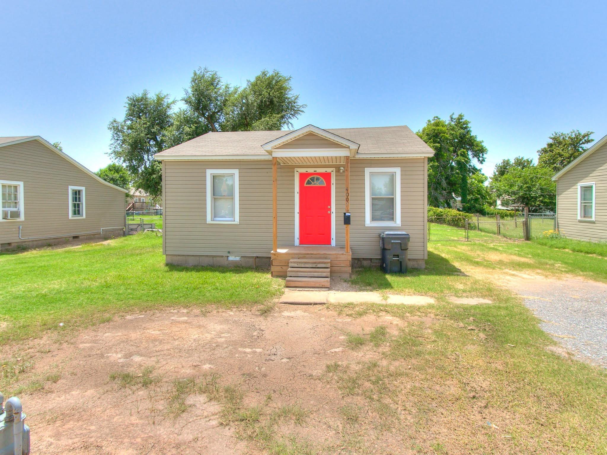 4007 N Rockwell Ave.