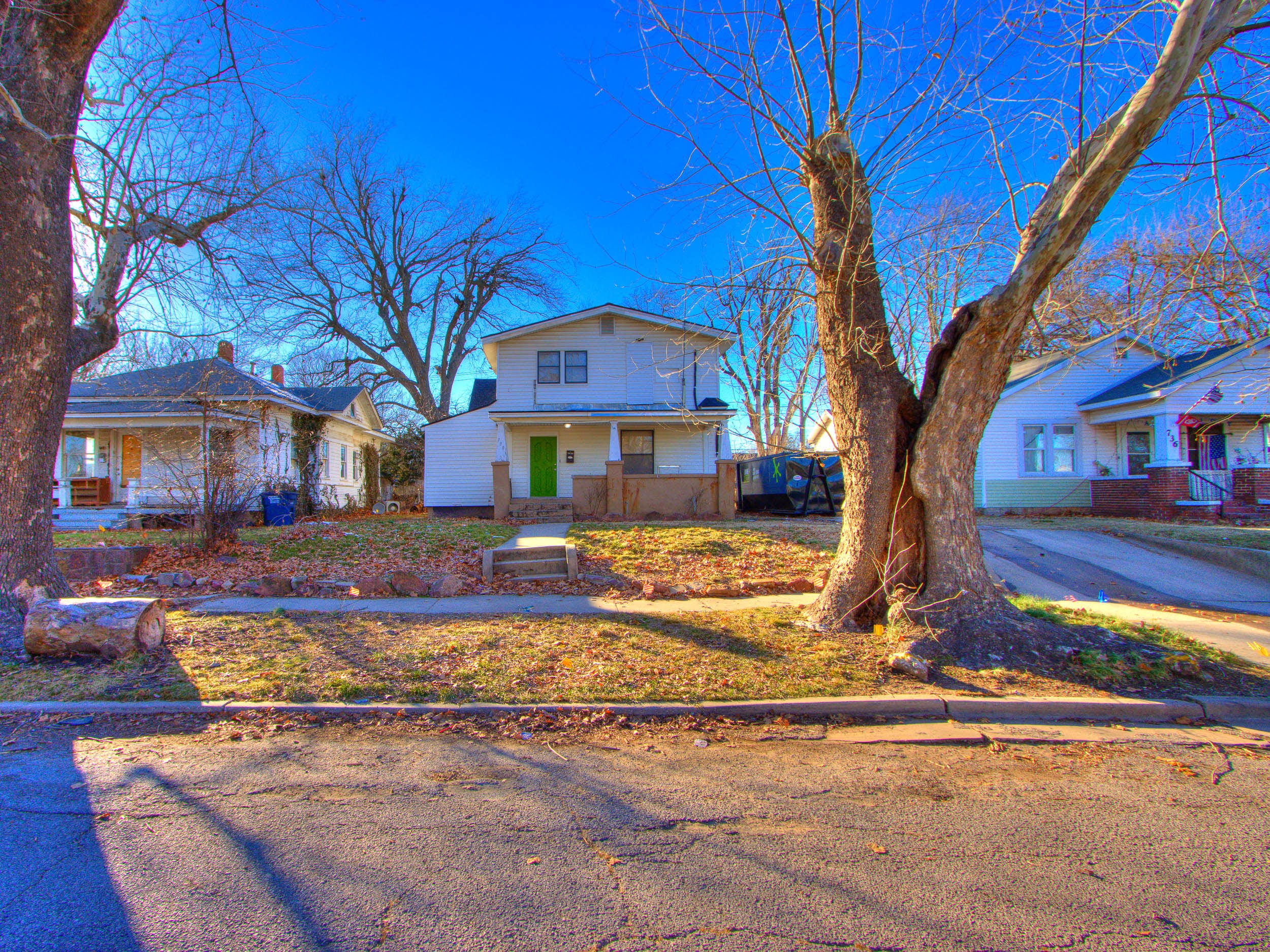 730 North Louisa Avenue