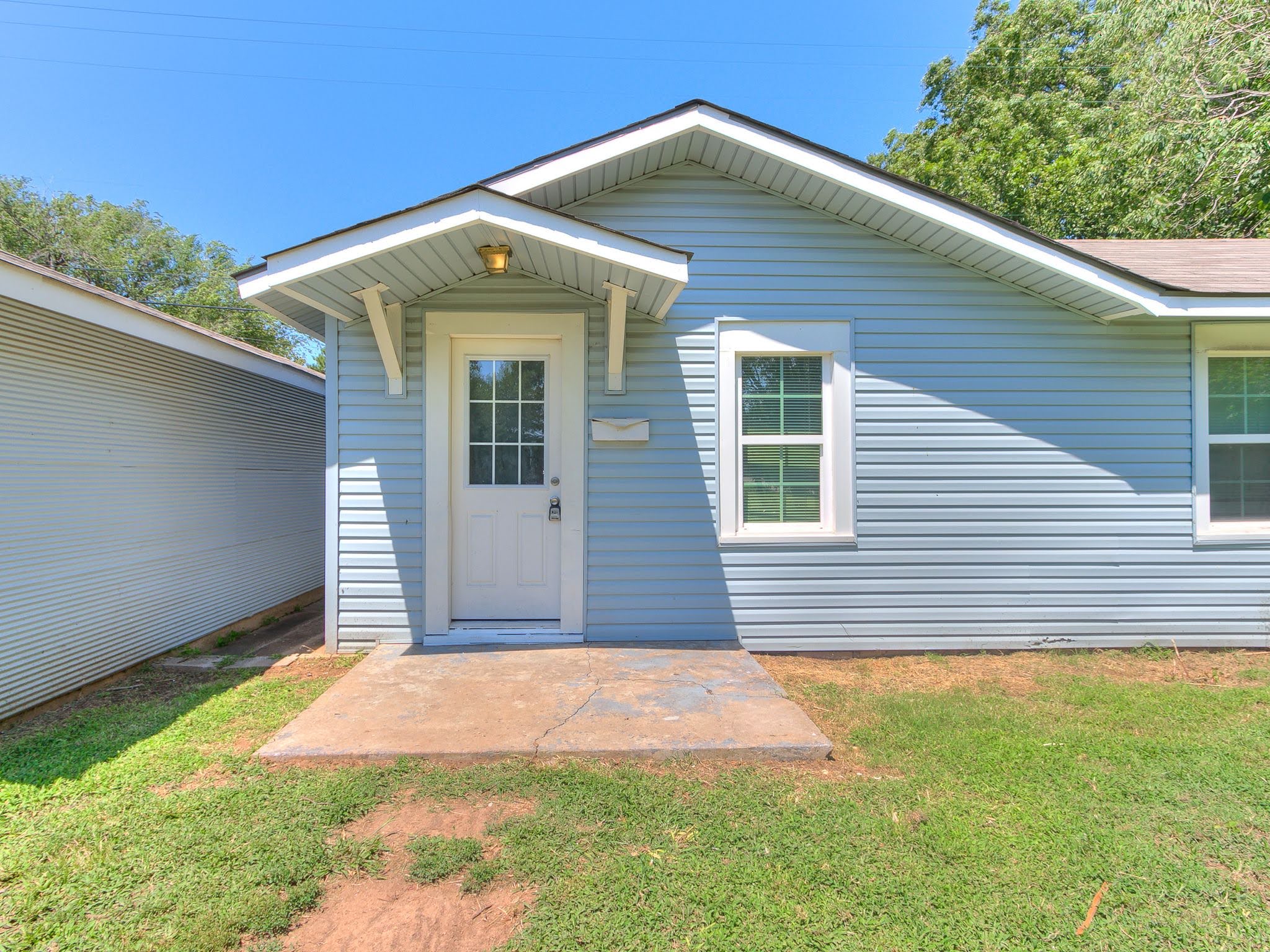 3221 Pioneer Avenue