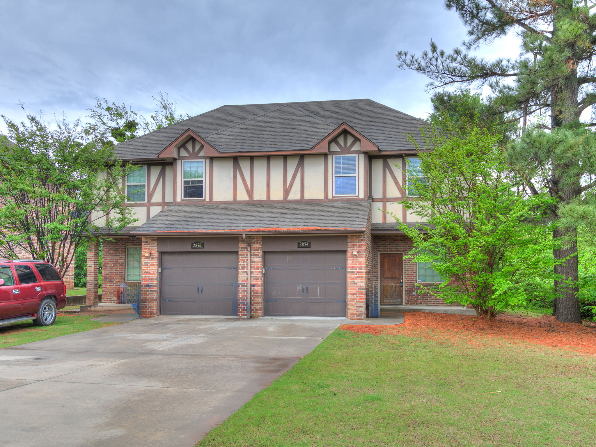 2874 Muzzy St